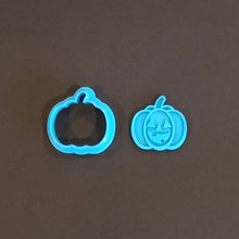 Load image into Gallery viewer, Mini Halloween cookie cutter &amp; embosser set